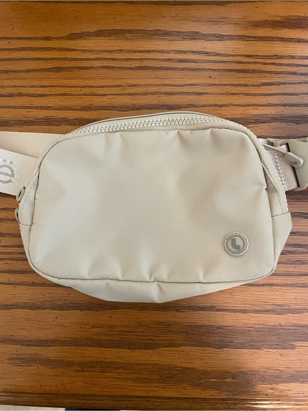 Lole Neutral Cream Waist Bag - Minimal Everyday Carry